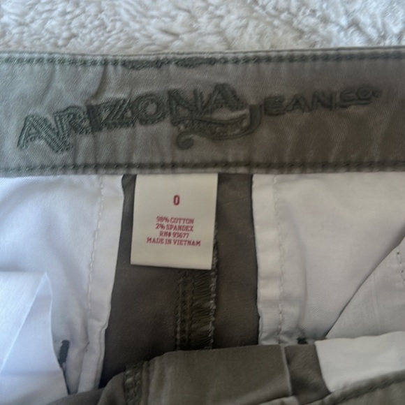 Arizona Olive Green Shorts Size 0 (Juniors) - Picture 3 of 4